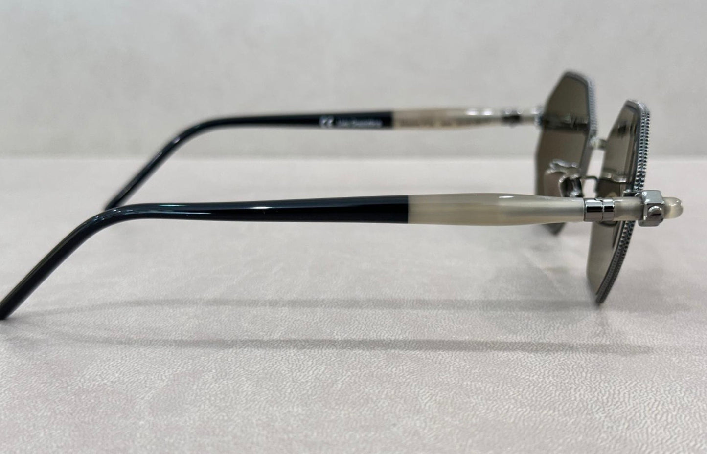 Kuboraum Berlin Maske P74 - 50/20 -  BAR Black Matte Artichoke