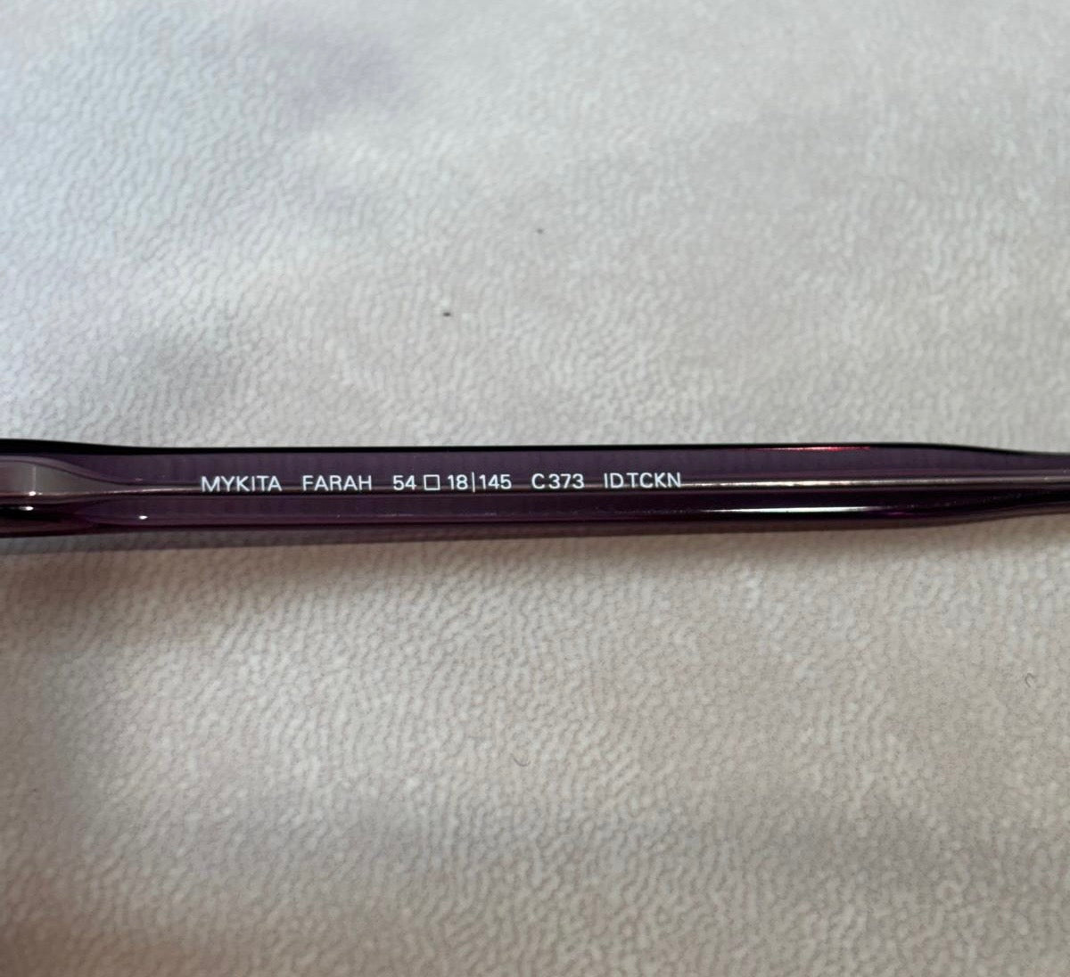 Mykita Acetate Grace FARAH
- 54/18 - 373 Sweet Grape Pearl