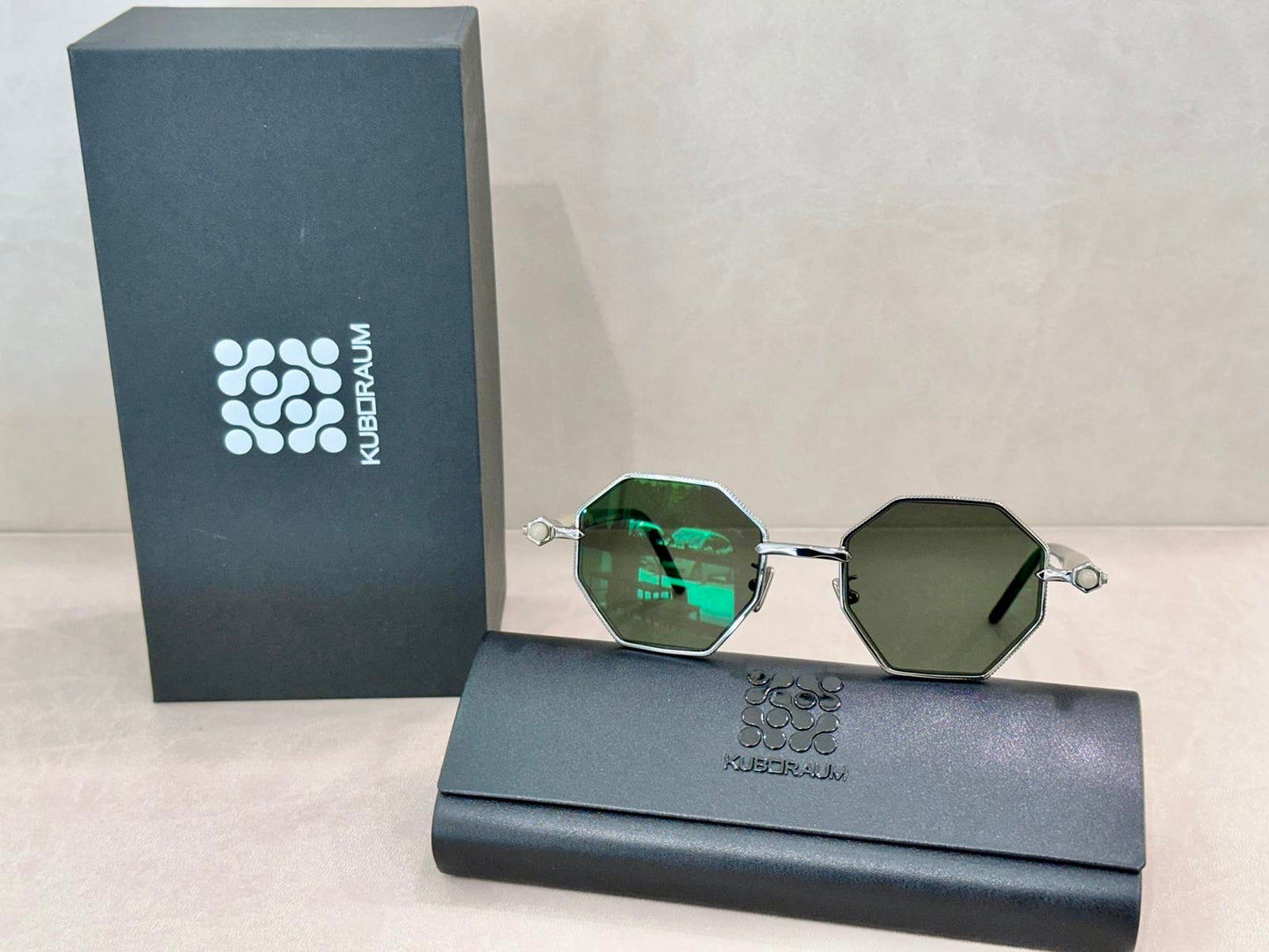 Kuboraum Berlin Maske P74 - 50/20 -  BAR Black Matte Artichoke