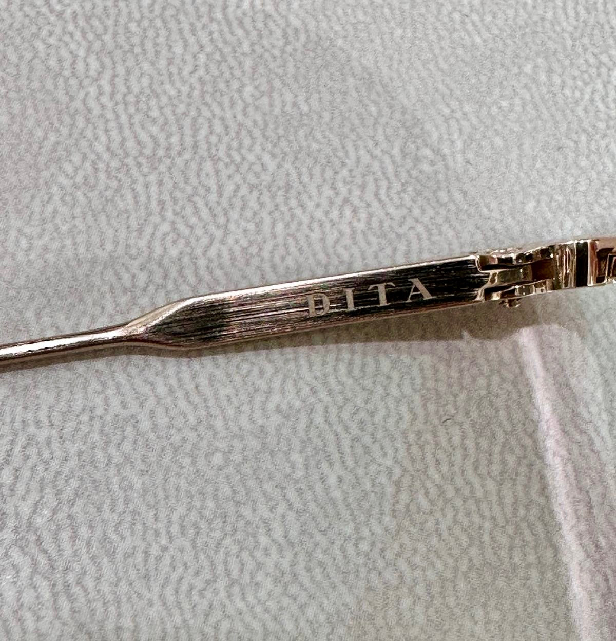 DITA FLIGHT-SEVEN DTS111 - 57/16 - Brushed White Gold