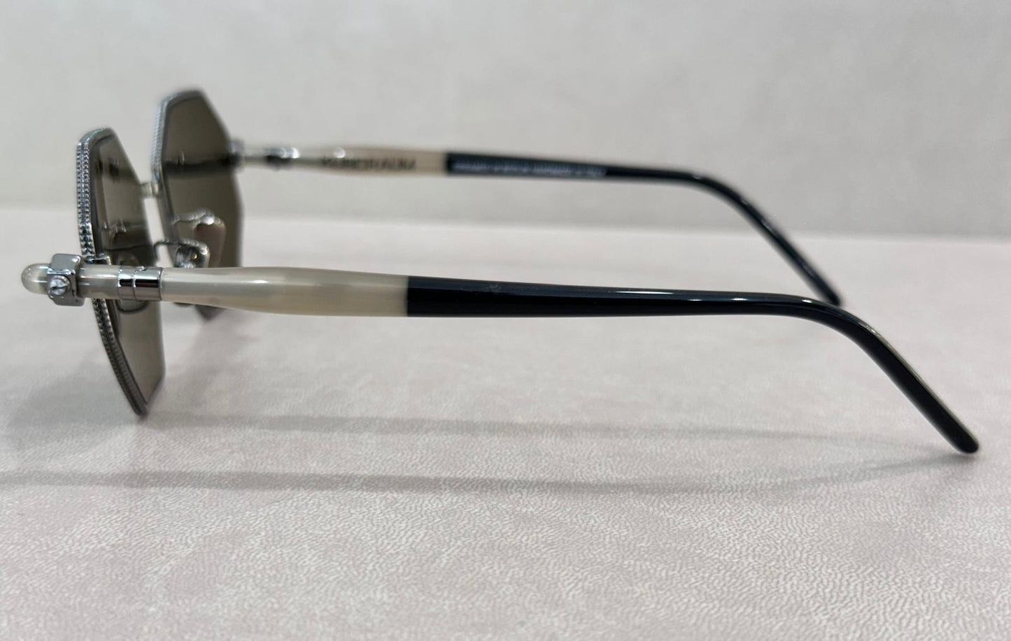 Kuboraum Berlin Maske P74 - 50/20 -  BAR Black Matte Artichoke