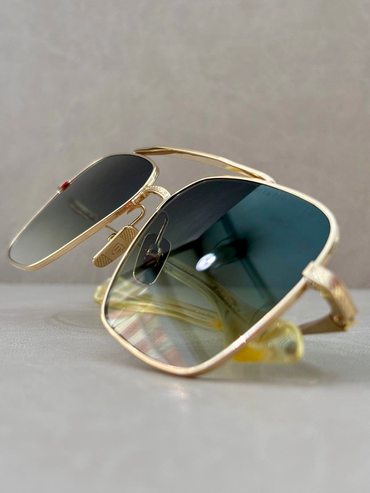 DITA FLIGHT-SEVEN DTS111 - 57/16 - Brushed White Gold