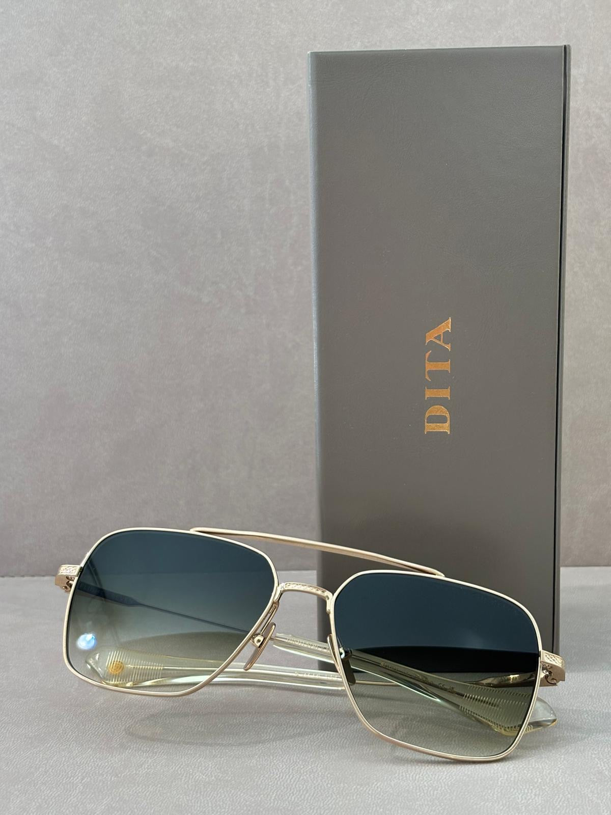 DITA FLIGHT-SEVEN DTS111 - 57/16 - Brushed White Gold