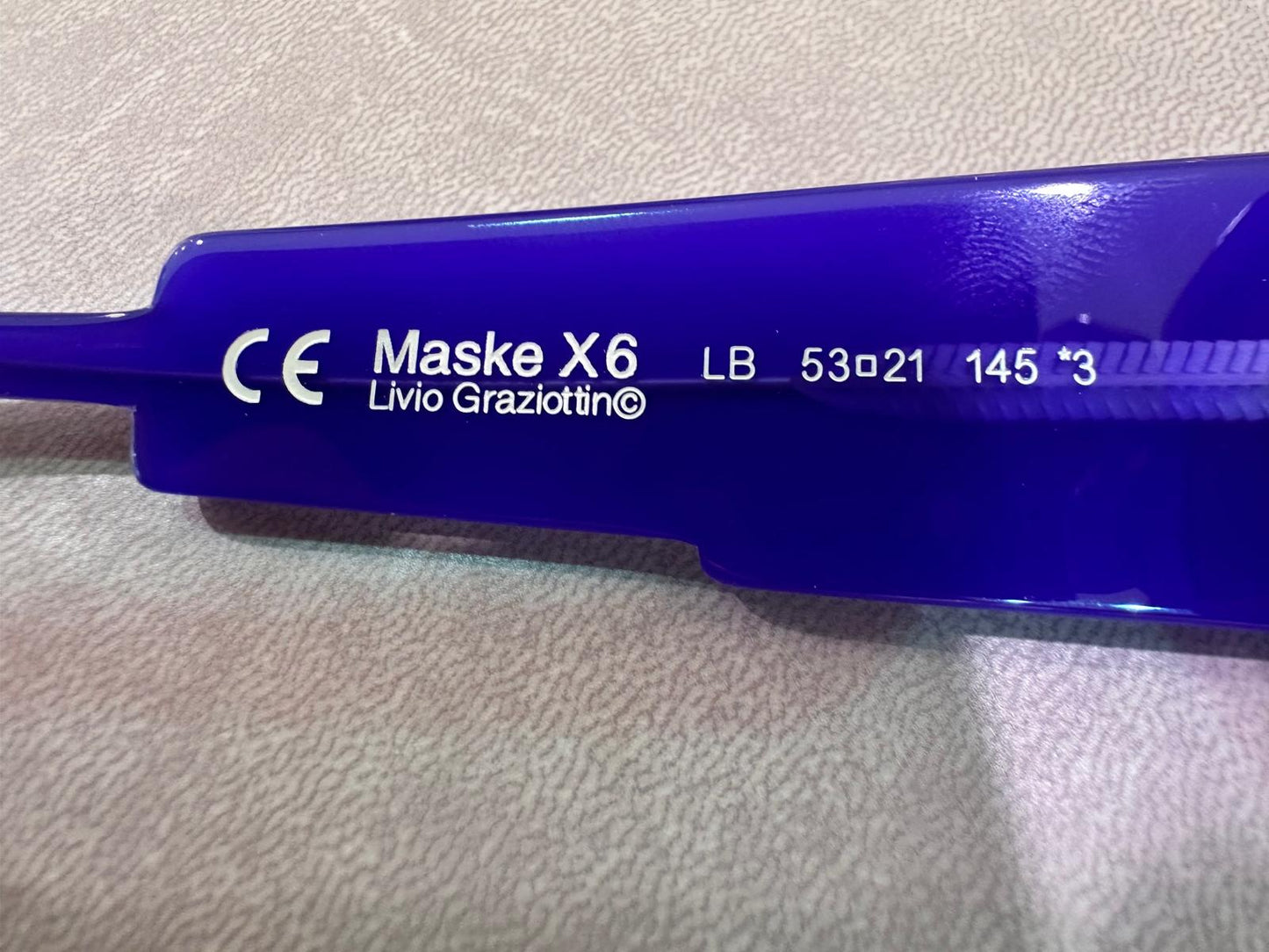 Kuboraum Berlin Maske X6 - 53/21 - LB