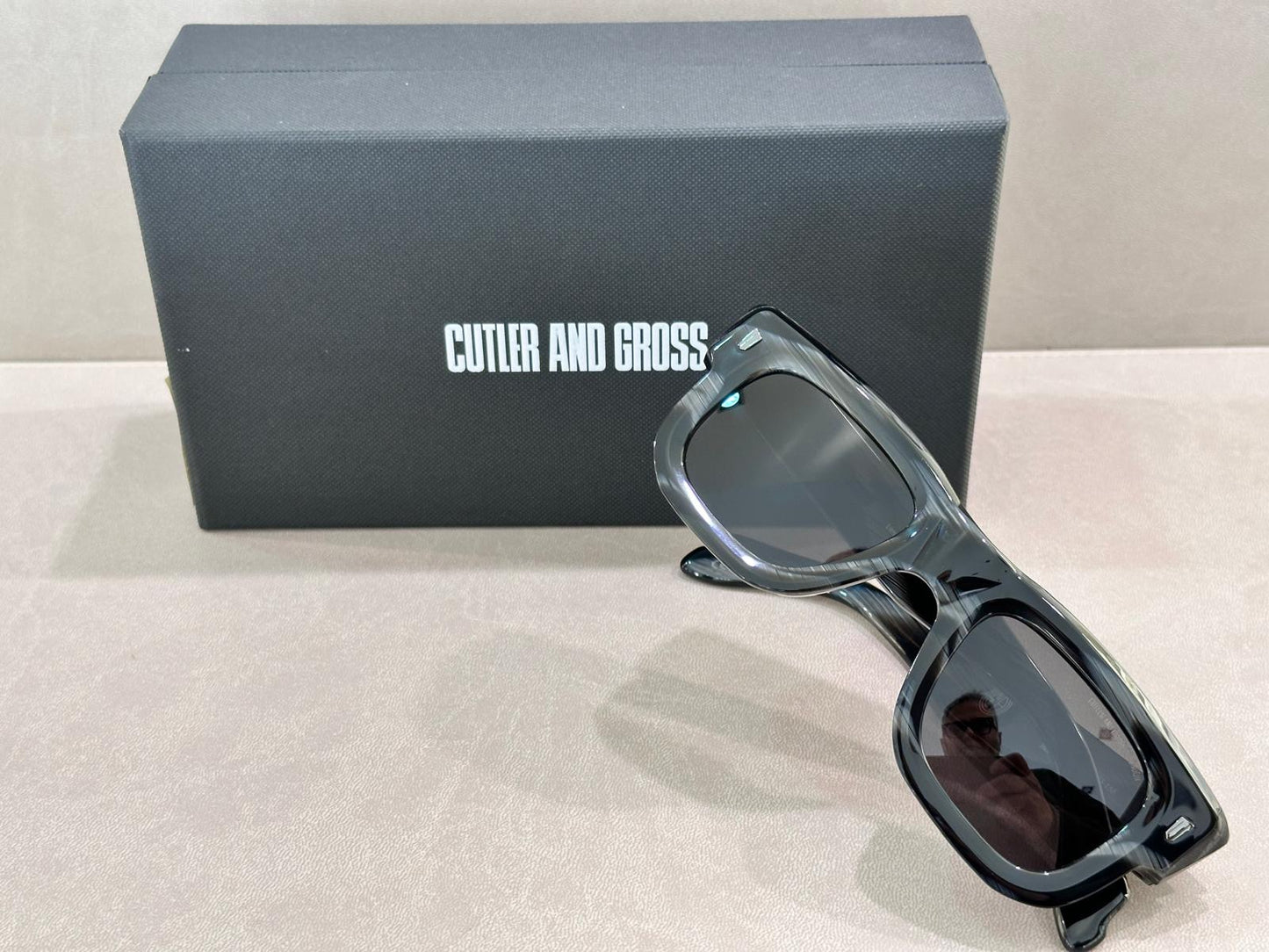 Cutler And Gross 1402 - 50/23 - T1 Obsius