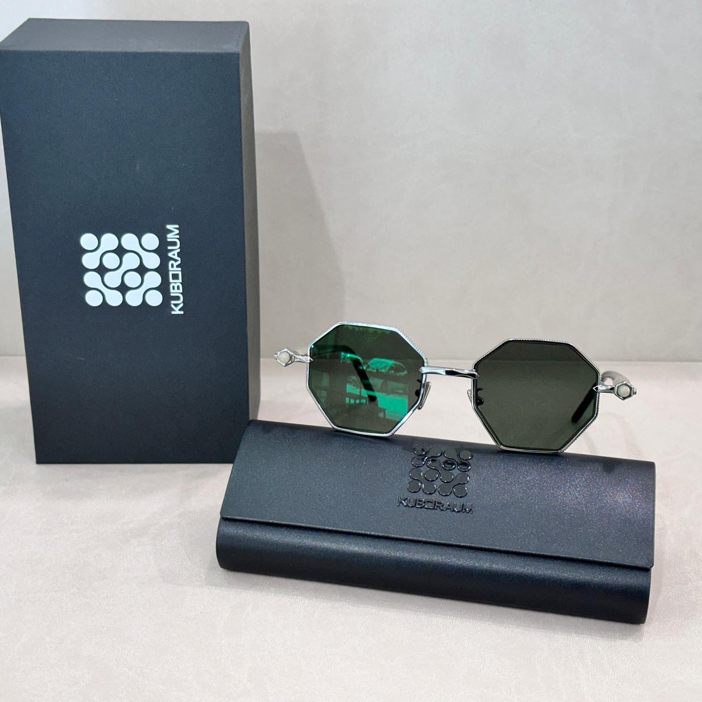 Kuboraum Berlin Maske P74 - 50/20 -  BAR Black Matte Artichoke